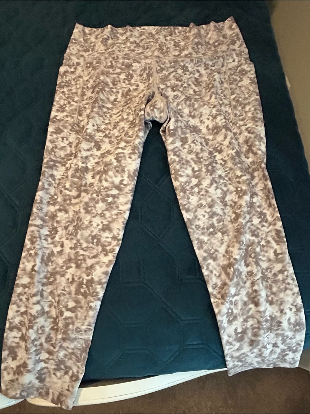 Athleta Salutation Stash Taupe Opaline 7/8 Leggings XL like new